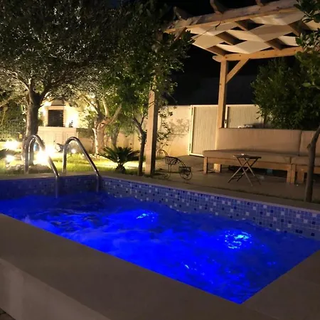 Gem 142, Coast * Paljasa