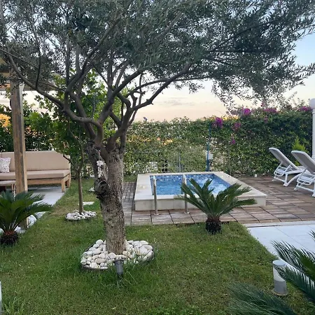 Gem 142, Coast Paljasa