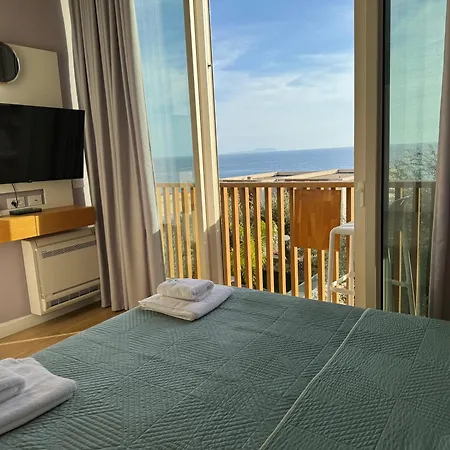 Gem 142, Coast Paljasa