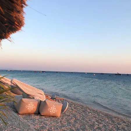 Gem 142, Coast * Paljasa