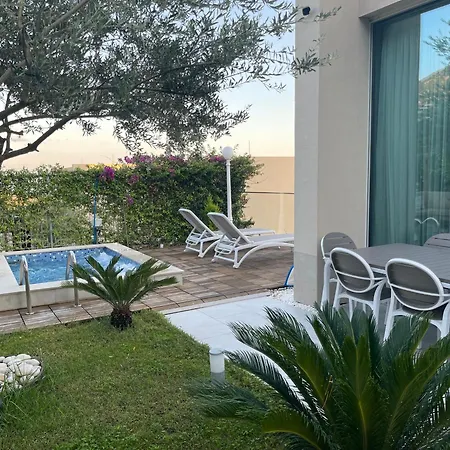 Gem 142, Coast Paljasa